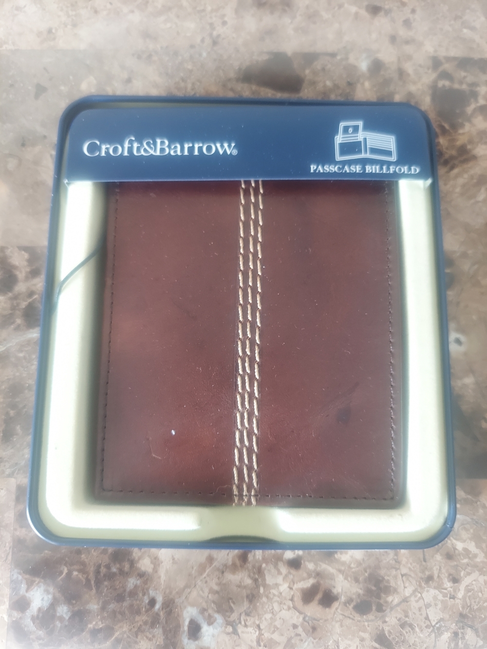 CRoft & Barrow Brown Leather Passcase Bifold Wallet with Contrast Stitching
